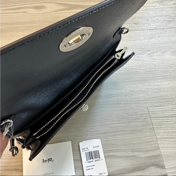 Coach rivets crossbody - Picture 4 of 8